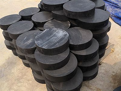 兴县板式橡胶支座由若干层橡胶片与薄钢板经加压硫化
